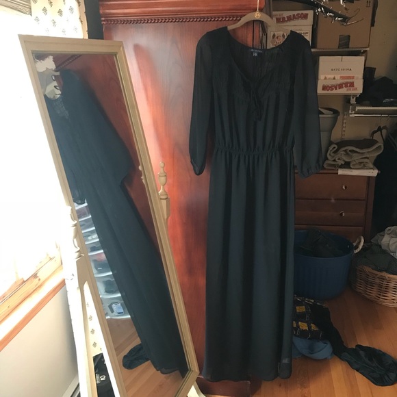 American Eagle Outfitters Dresses & Skirts - ⭐️American Eagle Sheer Black Maxi Dress and Slip